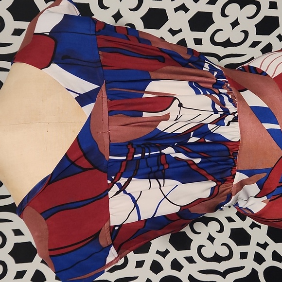 Karina Dresses Red Wine, Blue & White Floral Pattern Faux Wrap Dress -M/L(10-12) - Picture 4 of 7